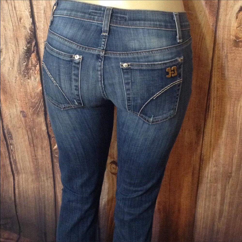 Joe’s Jeans Sz. 28 ‘Rocker’ fit... Flattering fit!